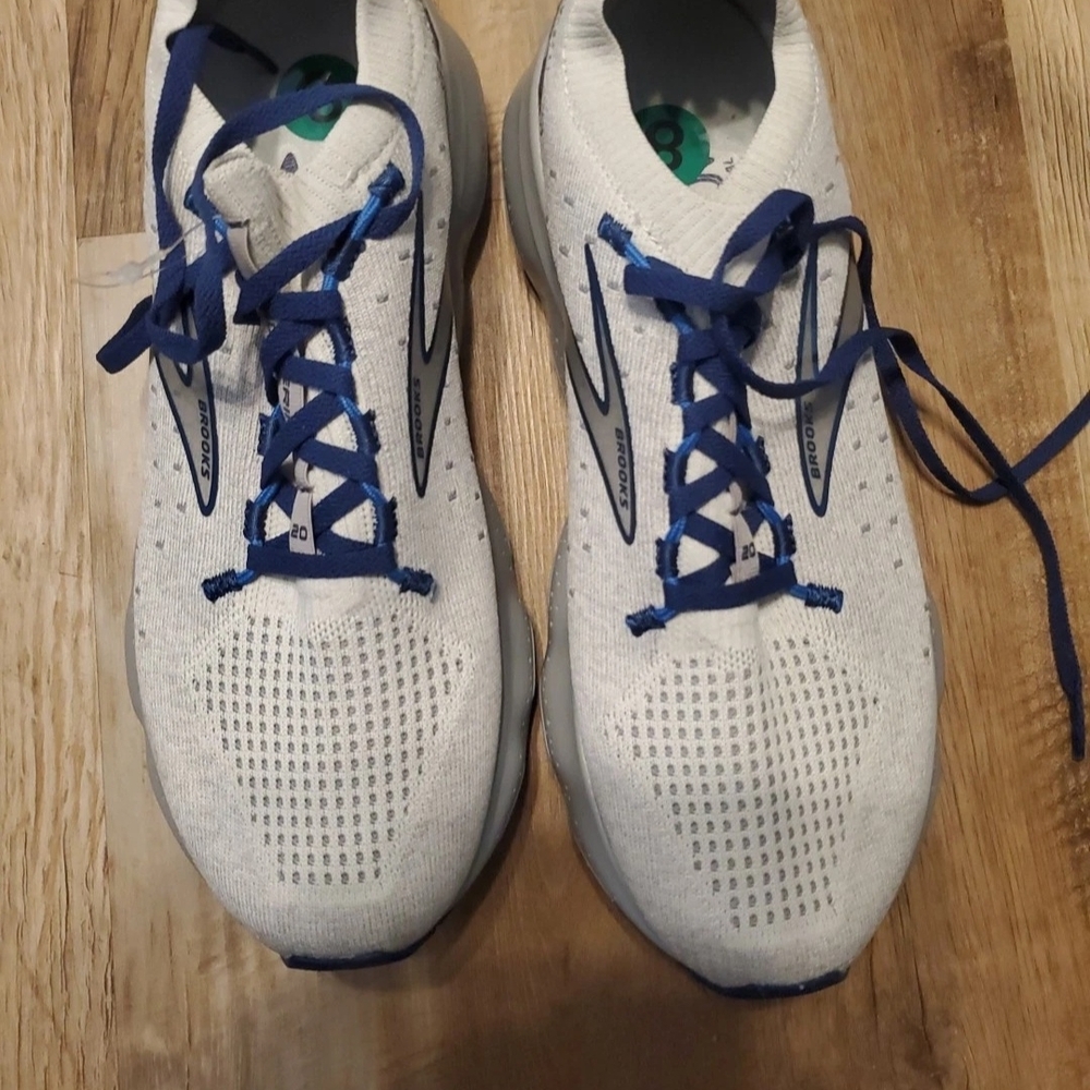 Men's Athletic Shoes in White and Blue